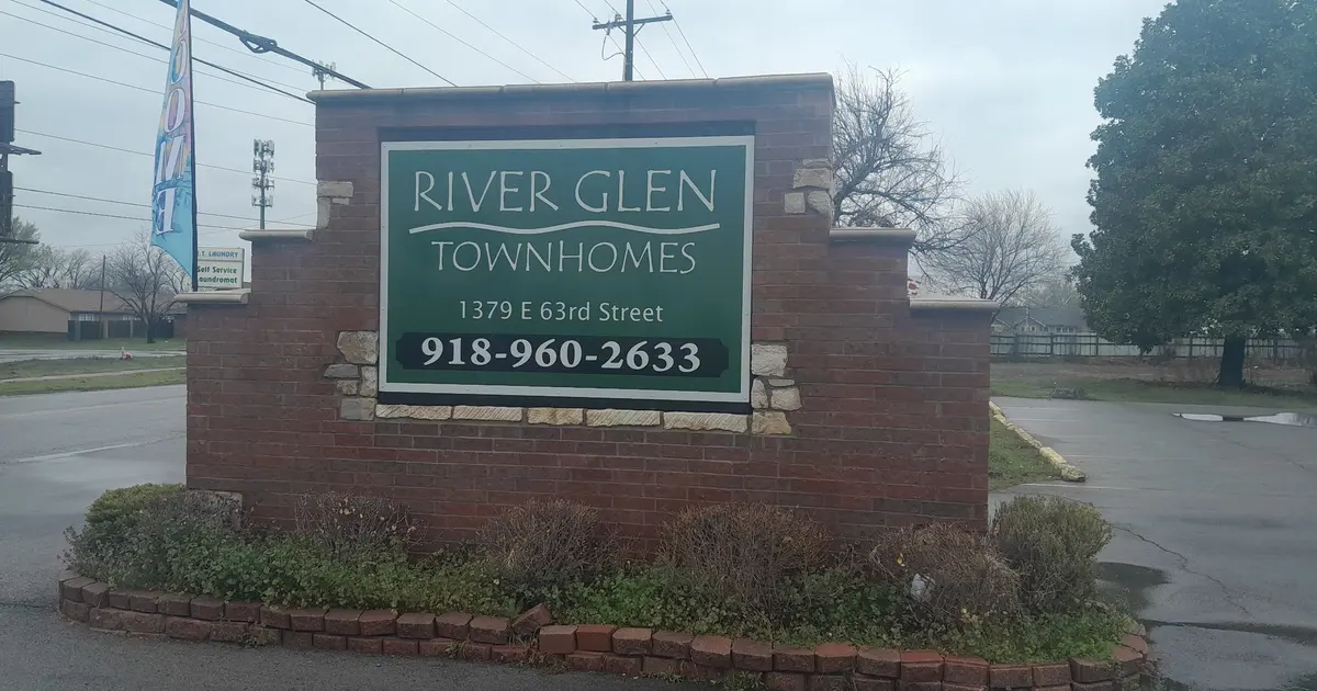 Home River Glen Apartments